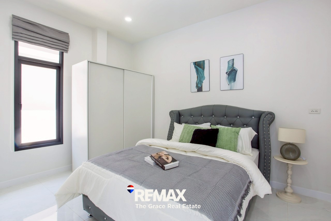 LINE_ALBUM_5032 ad_250830_10