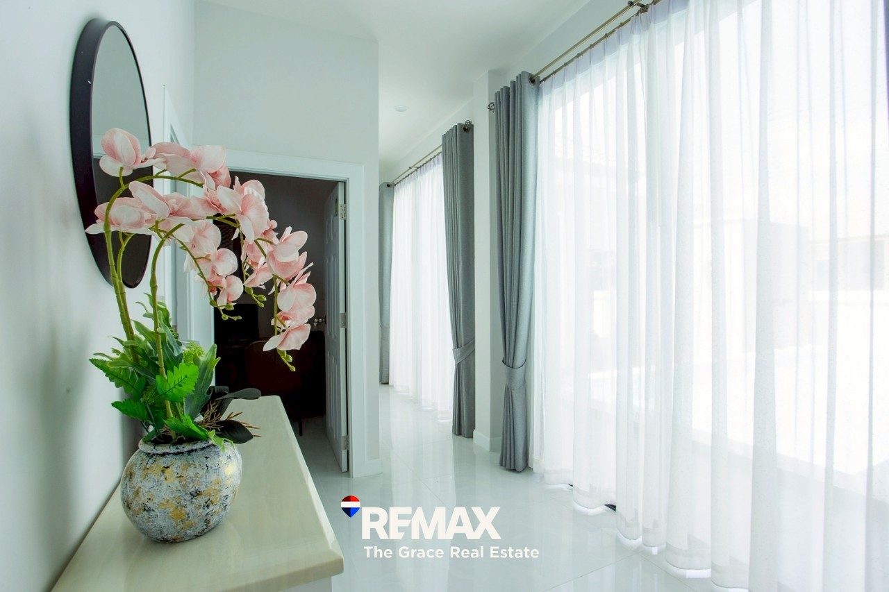 LINE_ALBUM_5032 ad_250830_11