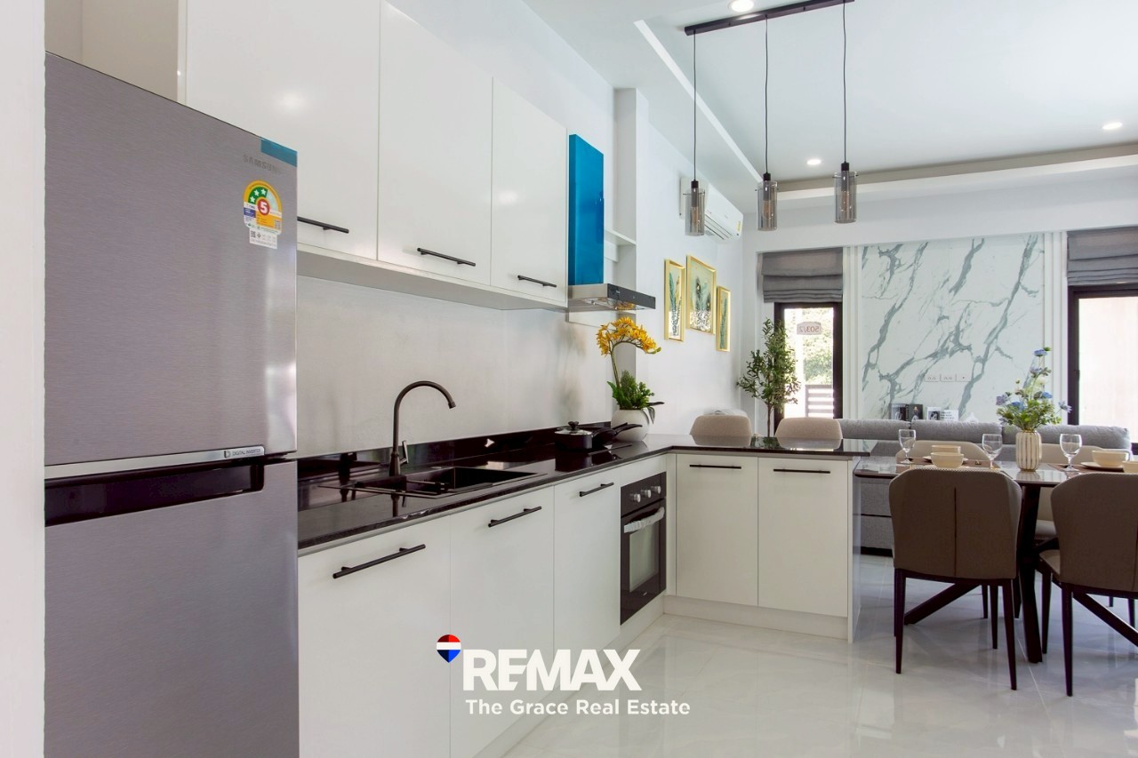 LINE_ALBUM_5032 ad_250830_22