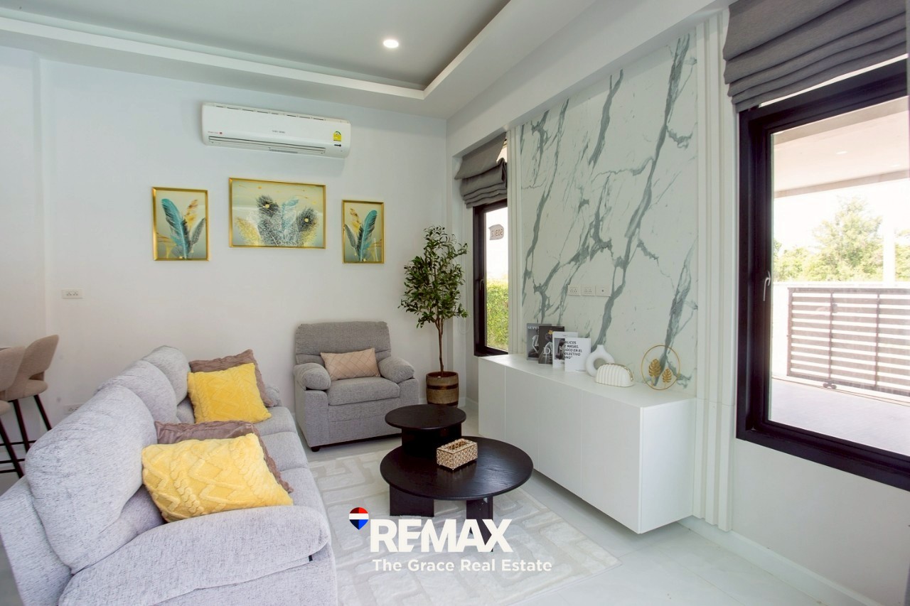 LINE_ALBUM_5032 ad_250830_23