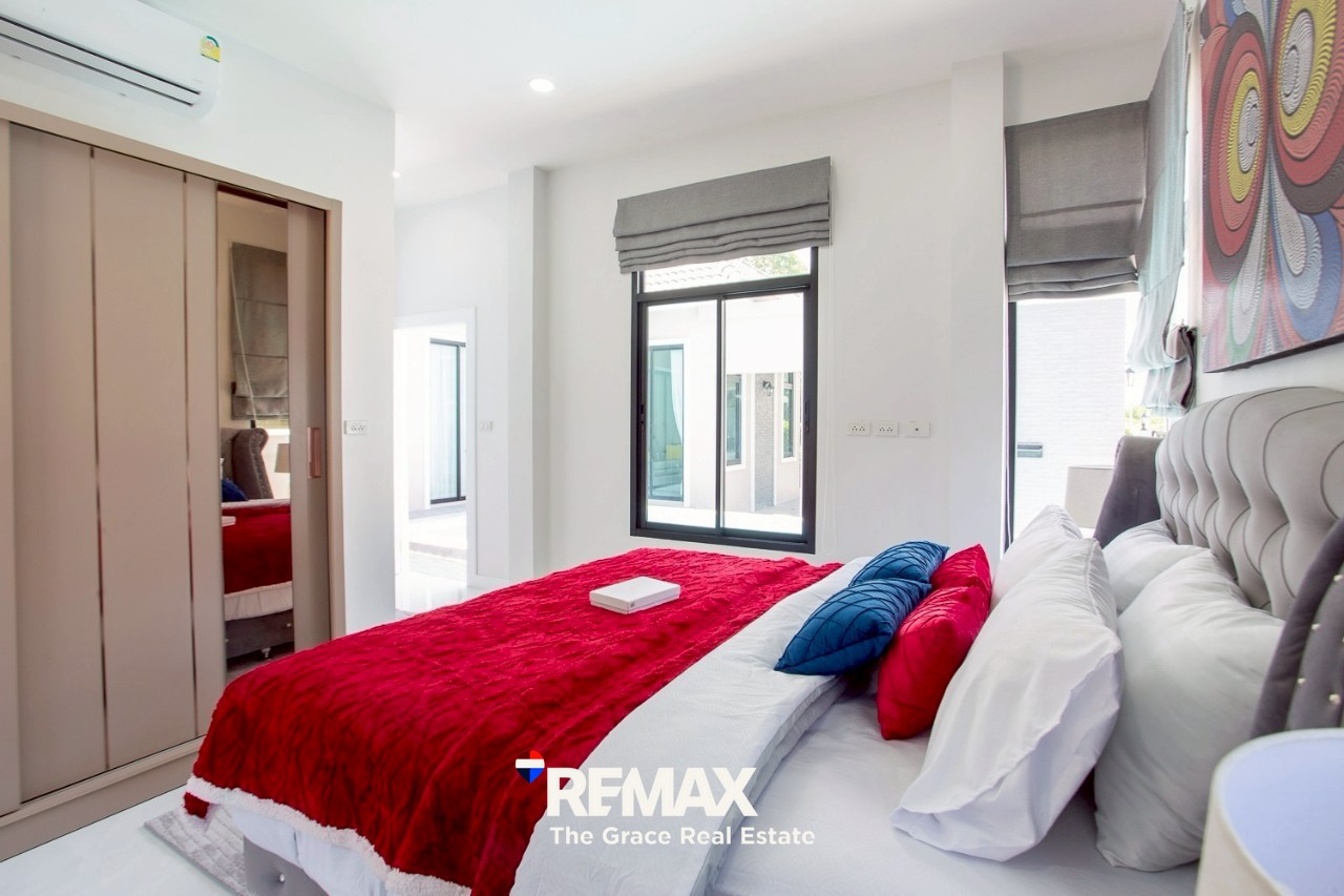 LINE_ALBUM_5032 ad_250830_4