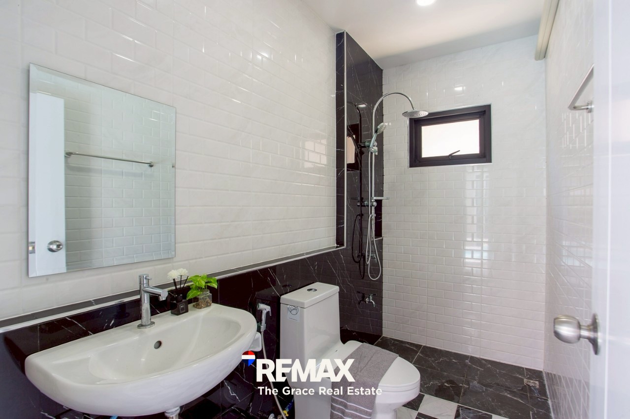 LINE_ALBUM_5032 ad_250830_7