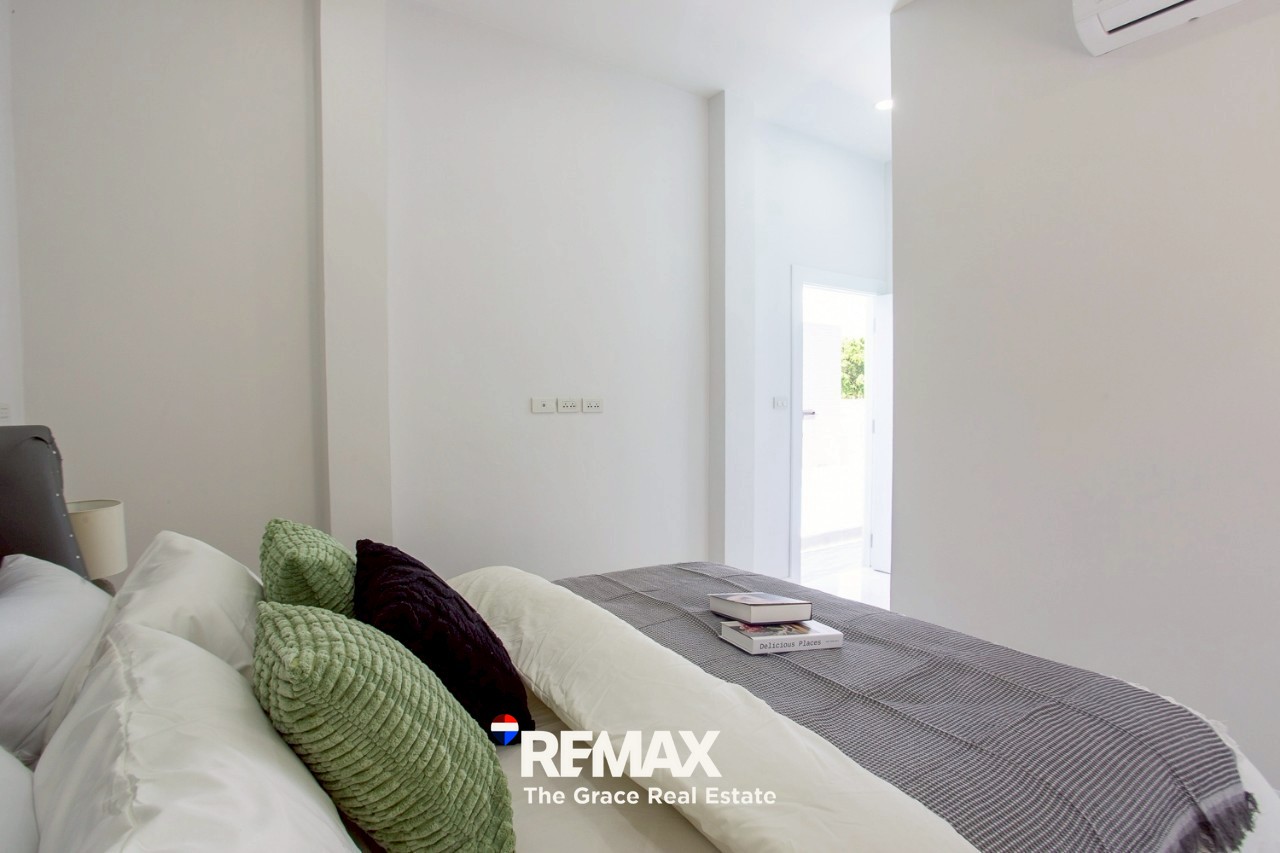 LINE_ALBUM_5032 ad_250830_8